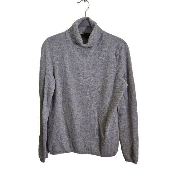 Charter Club 100% Cashmere Light Gray Closet Staple Turtleneck Sweater Size M - Picture 1 of 7